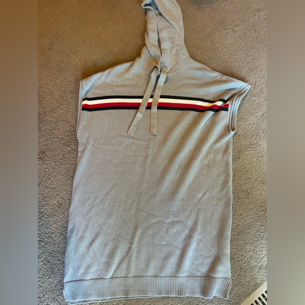 Tommy Hilfiger gray sleeveless sweater with hood